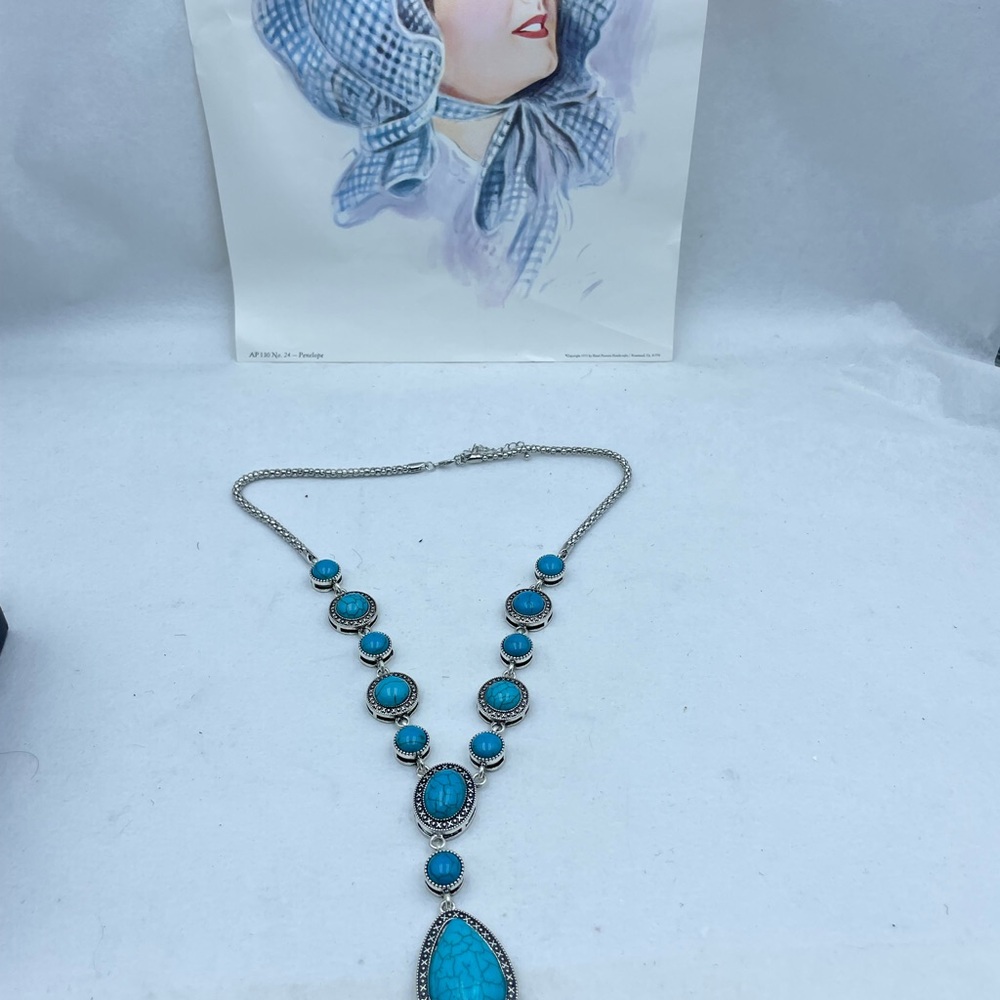 Elegant Turquoise Necklace